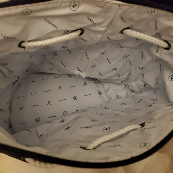 Authentic Chanel CC Beach Bucket Backpack/Tote Gift - Picture 6 of 9